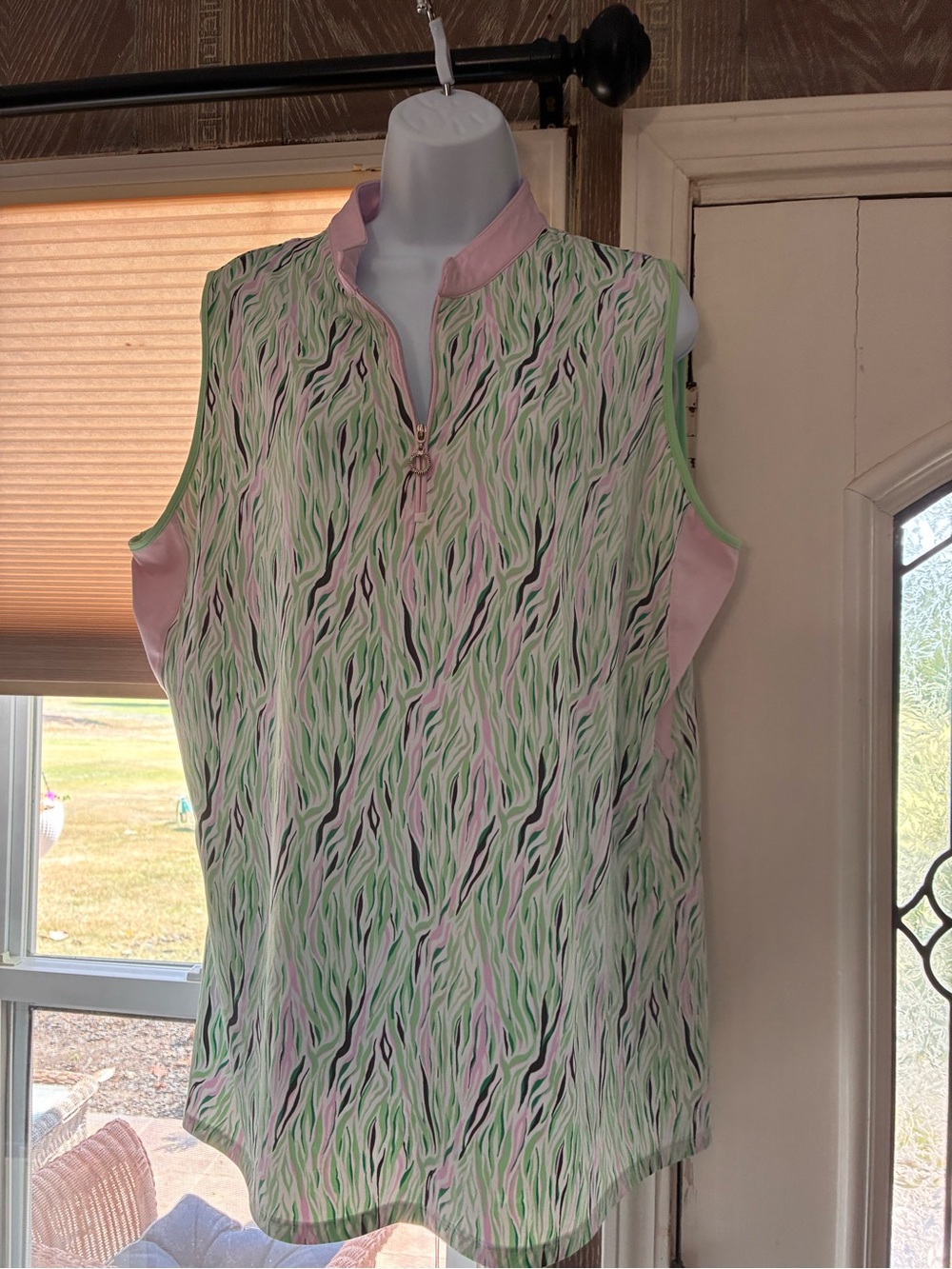 Sport Haley Sleeveless Zip-Front Wave Print Top in Pastel Green and Pink XXL